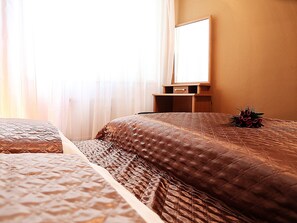 3 chambres, fer et planche à repasser, Wi-Fi gratuit