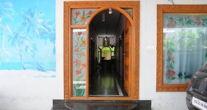 Lloyds Guest House , Krishna street , T. Nagar