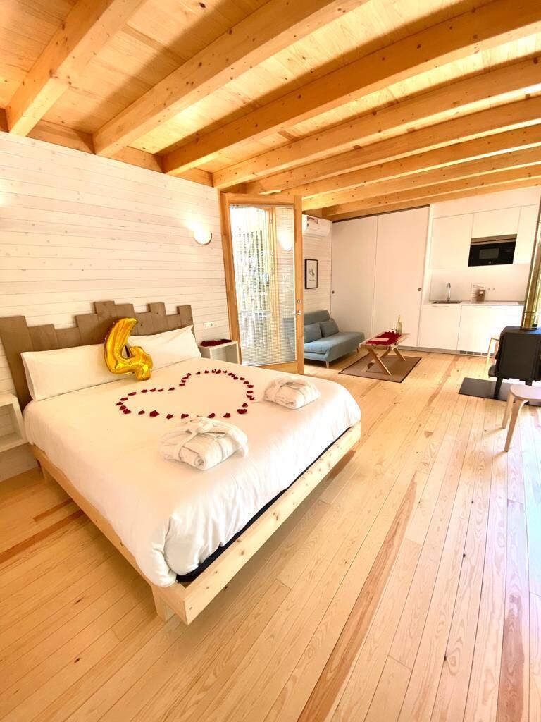 小屋, 熱水浴缸, 葡萄園景 | 1 間睡房、免費嬰兒床、免費 Wi-Fi、床單