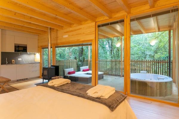 1 bedroom, free cots/infant beds, free WiFi, bed sheets