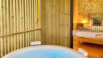 Cabaña, bañera de hidromasaje, vistas al viñedo | 1 dormitorio, cunas gratuitas, wifi gratis y ropa de cama