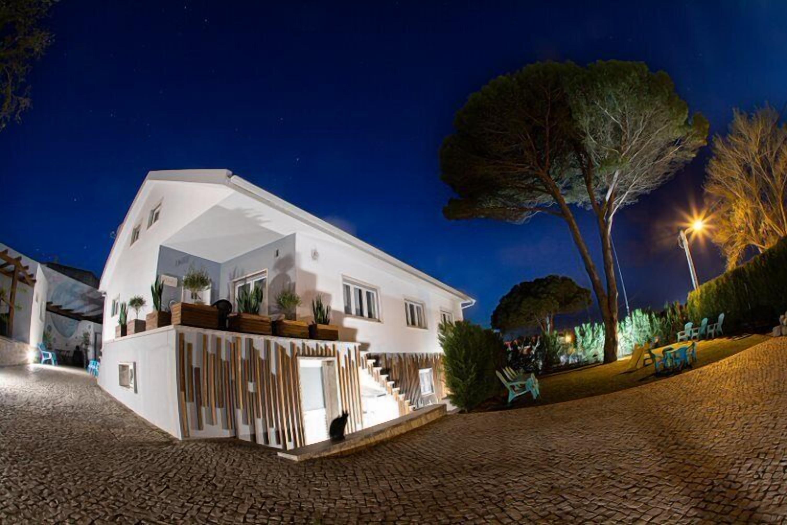 Familieleilighet, 4 soverom, 1. etasje | Sengetøy av topp kvalitet, individuelt dekorert og strykejern/-brett