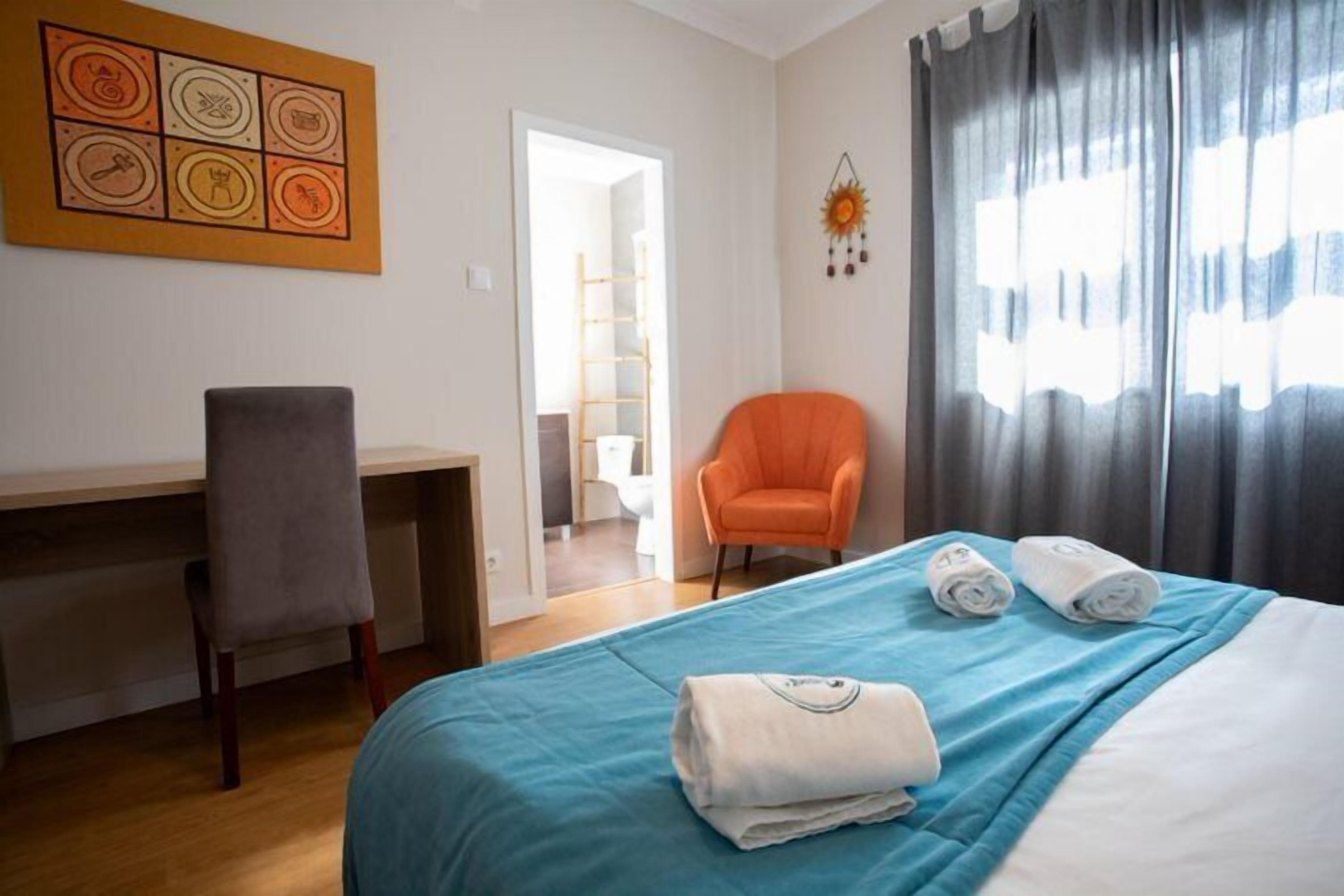 Peralatan tempat tidur premium, dihias secara berasingan 