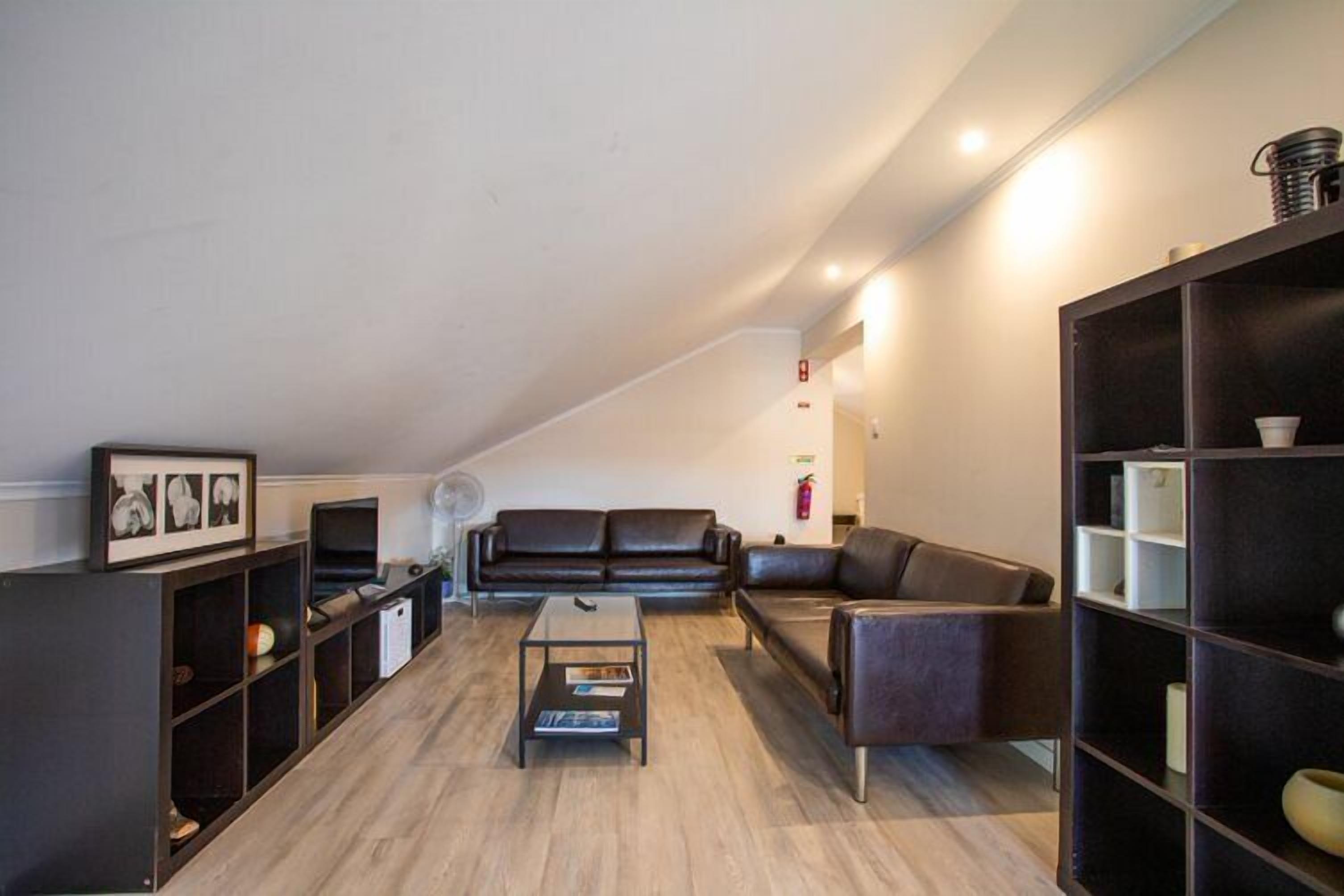 Family Apartment, 3 Bedrooms (Maisonette) | Peralatan tempat tidur premium, dihias secara berasingan 