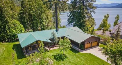 Maison parfaite sur le lac avec quai privé et ascenseur à bateaux. Idéal pour les familles.