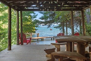 屋外ダイニングエリア