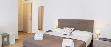 1 soveværelse, skrivebord, Wi-Fi, sengetøj