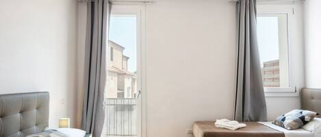 1 habitación, escritorio, wifi y ropa de cama
