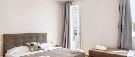 1 bedroom, desk, WiFi, bed sheets