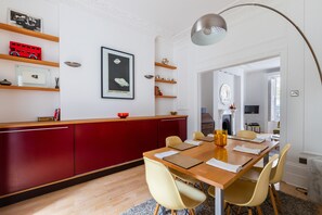 Restauration dans la chambre