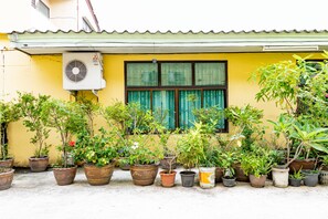 Mặt tiền nơi lưu trú