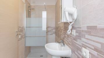 Doccia, bidet, asciugamani