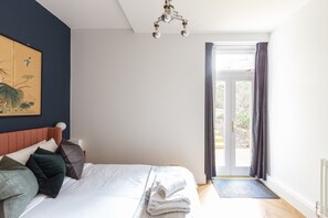 City Villa - Beautiful 2 Bedroom Garden flat (London)