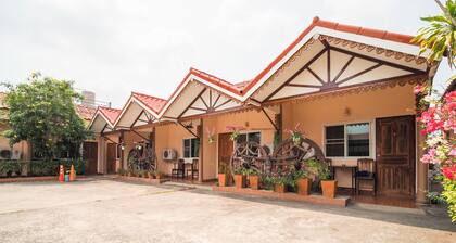 OYO 654 Samanmit Inn Hotel