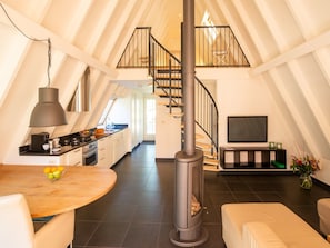 Villa (Wellness Lodge 2 persons) | Living room | TV, DVD player - Hof van Salland (Hellendoorn)