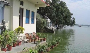 Exterior - Jheel Hotel and Restaurent (Udaipur)