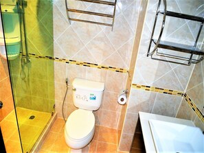 淋浴设施、毛巾