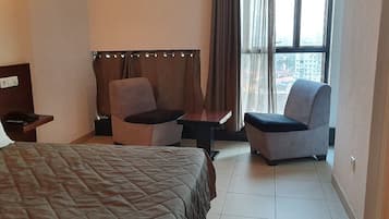 Kamar Double Klasik | Didekorasi berbeda-beda dan dilengkapi dengan perabotan berbeda-beda