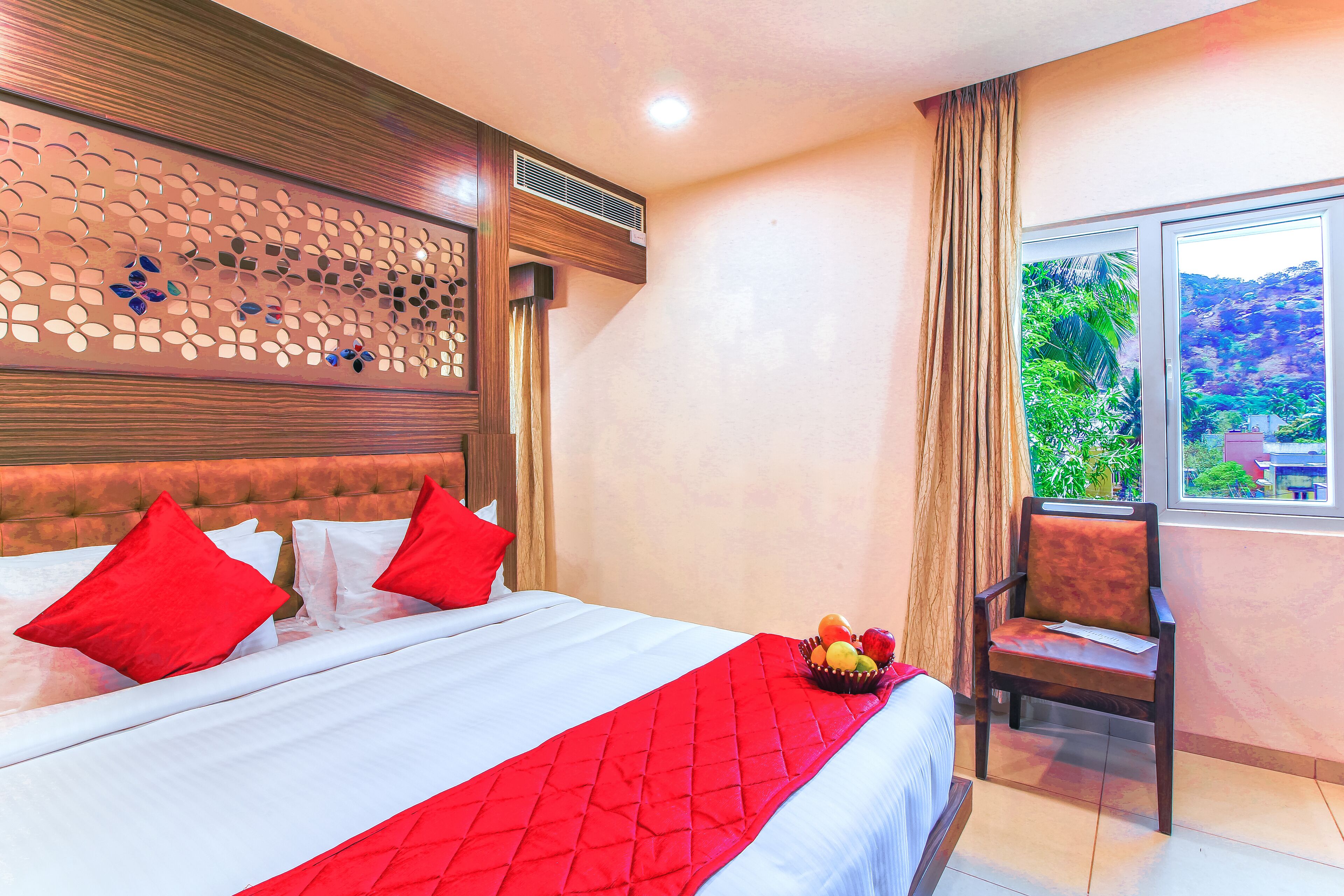 獨特裝潢、布置獨特、書桌、筆電工作空間