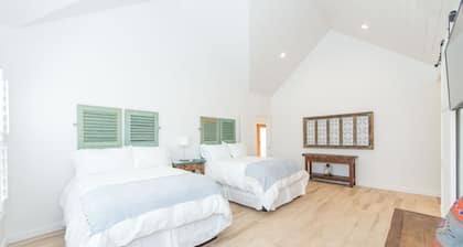 The Hacienda Room (4)