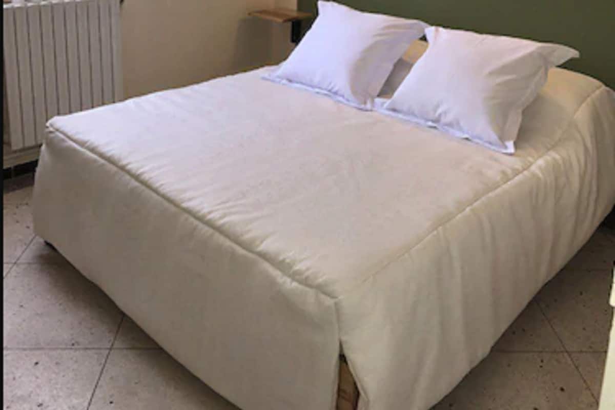 Double Room | Desk, blackout drapes, cribs (free), WiFi (free)