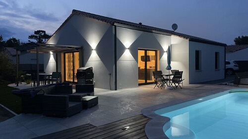 Villa palm grove-private pool and bowling green