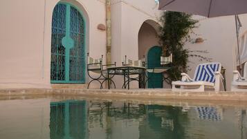 Outdoor pool, pool loungers