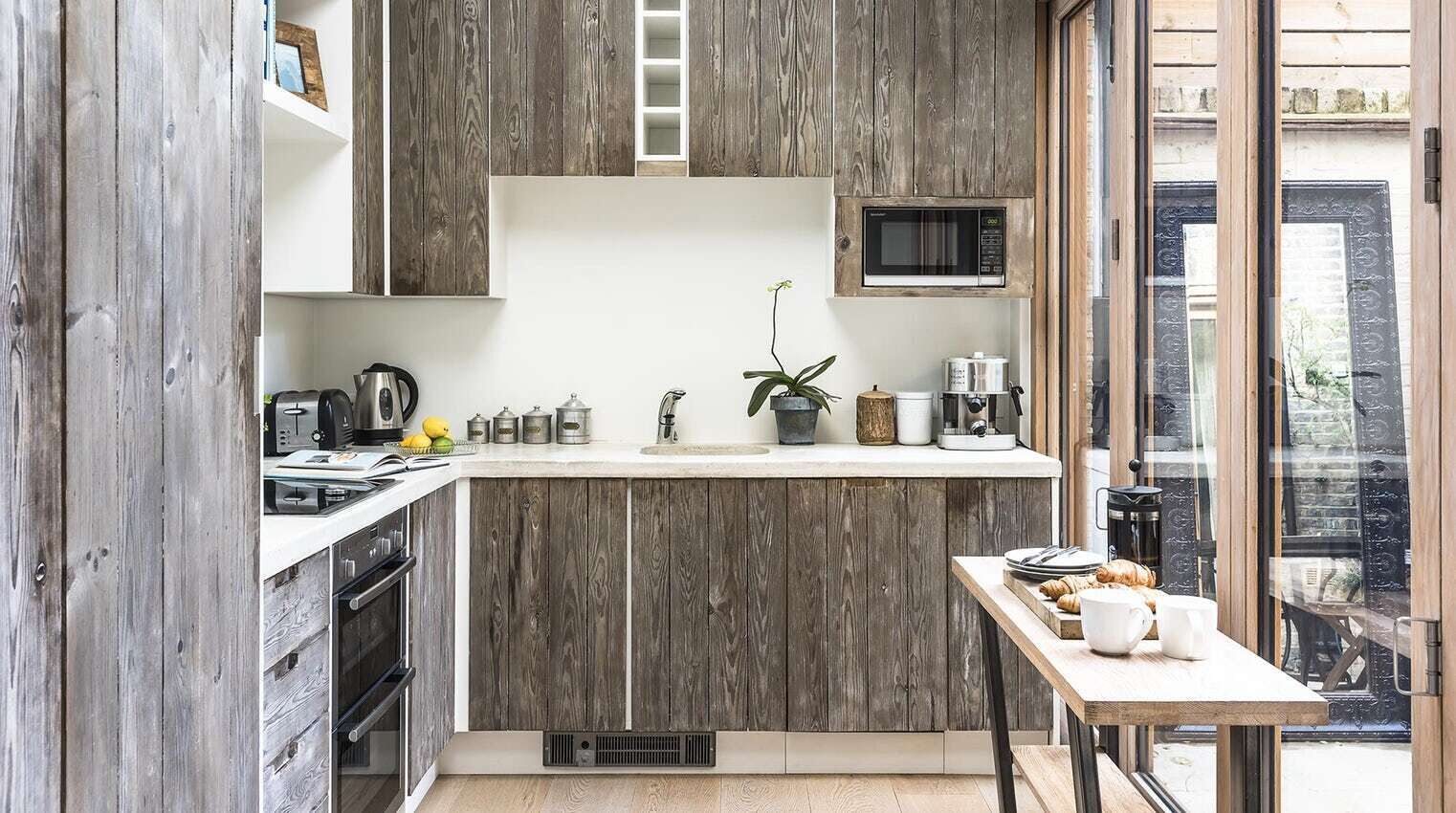 Luxury-Apartment | Eigene Küche | Großer Kühlschrank, Mikrowelle, Ofen, Herdplatte