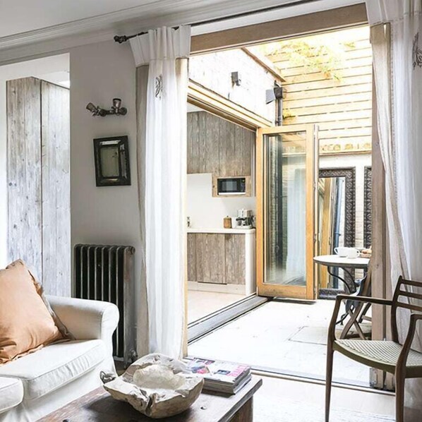 Departamento de lujo | Área de sala de estar | Televisión de pantalla plana