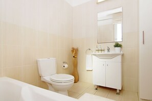 Hair dryer, towels - MADISON - 3Bed Villa with private pool within walking distance to Pernera Resort Center (Paralimni)