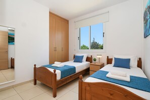 3 bedrooms, iron/ironing board, Internet, bed sheets