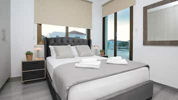 4 bedrooms, iron/ironing board, internet, bed sheets