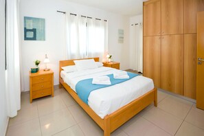 4 chambres, fer et planche à repasser, accès Internet, draps fournis