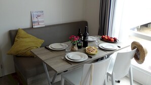 Room (2549301) | In-room dining - Camping Sunissim Cavall de Mar (Blanes)