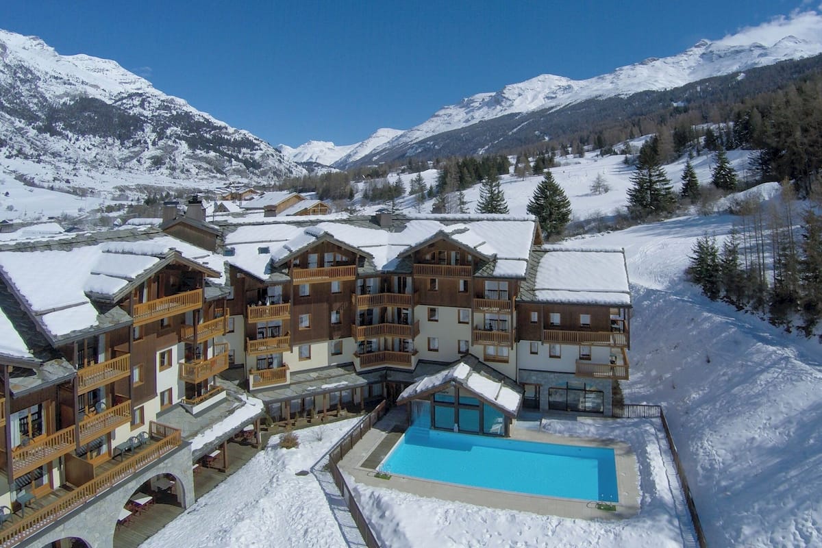 อพาร์ทเมนท์ (2 Bedrooms) | ด้านหน้าที่พัก
