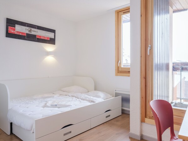 Studio (2697943, Bâtiment B) | Living area