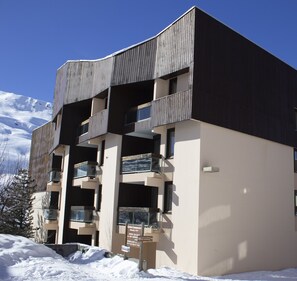 Front of property - travelski home select - Résidence Les Lys (Les Belleville)