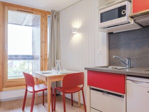 Studio (2697943, Bâtiment B) | Wohnbereich | Fernseher