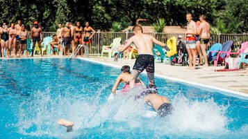 Kolam renang terbuka