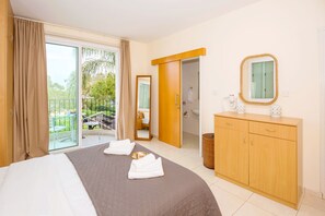 5 Schlafzimmer, Bügeleisen/Bügelbrett, Internetzugang, Bettwäsche