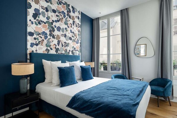 4 bedrooms, iron/ironing board, WiFi, bed sheets