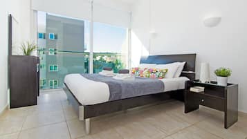 1 slaapkamer, een strijkplank/strijkijzer, internet, beddengoed