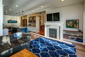 Living area - Orcas Island, Doe Bay Getaway #229 (Orcas Island)
