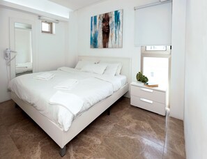 2 bedrooms, iron/ironing board, Internet, bed sheets