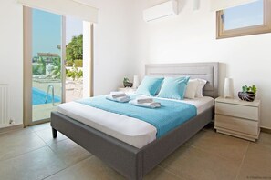 3 bedrooms, iron/ironing board, Internet, bed sheets