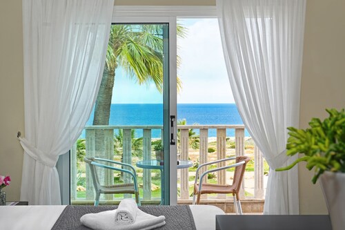 VILLA VENUS - 3BED IN CAVO GRECO AREA