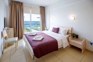 1 bedroom, iron/ironing board, Internet, bed sheets - Gabriella - Coralli Beachfront Sea View Apartment (Paralimni)