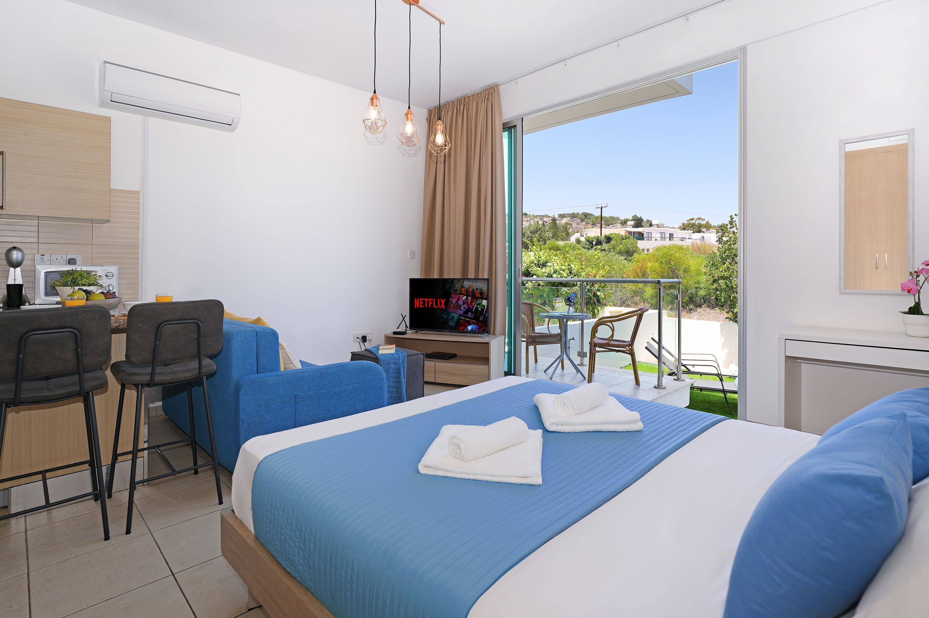 1 bedroom, iron/ironing board, internet, bed sheets