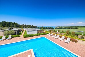 Seasonal outdoor pool