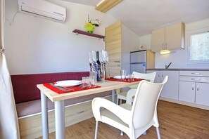 Private kitchen - Camping Adria Mobile Homes Park Umag (Brtonigla)